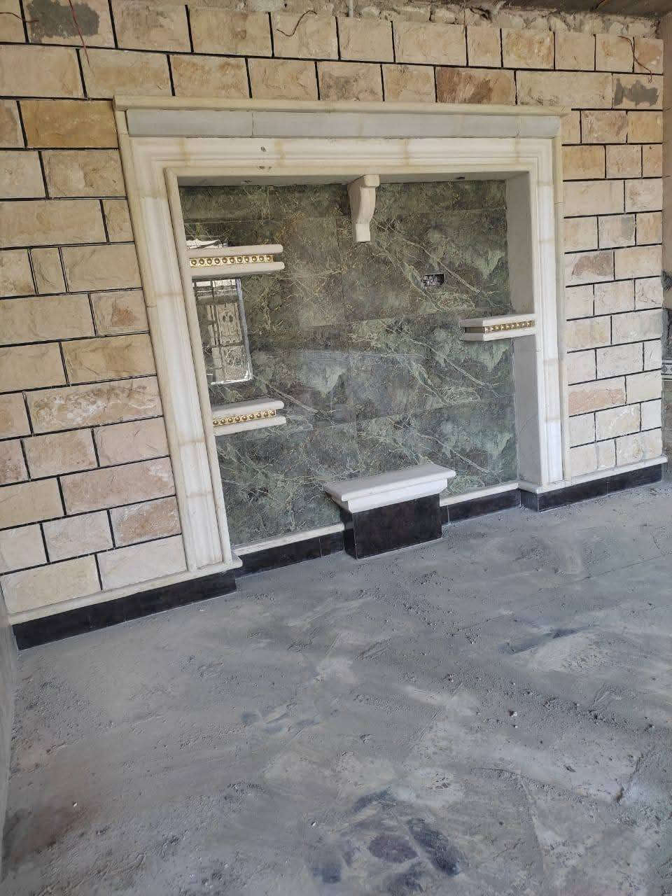 من رخصه الادمن المحترم السلام عليكم خلفه سراميك جدار ارضيه بنواعها شغل درجه اولا شرط  تسيلم مهندس متفرق حاليا للستفسار ***********
