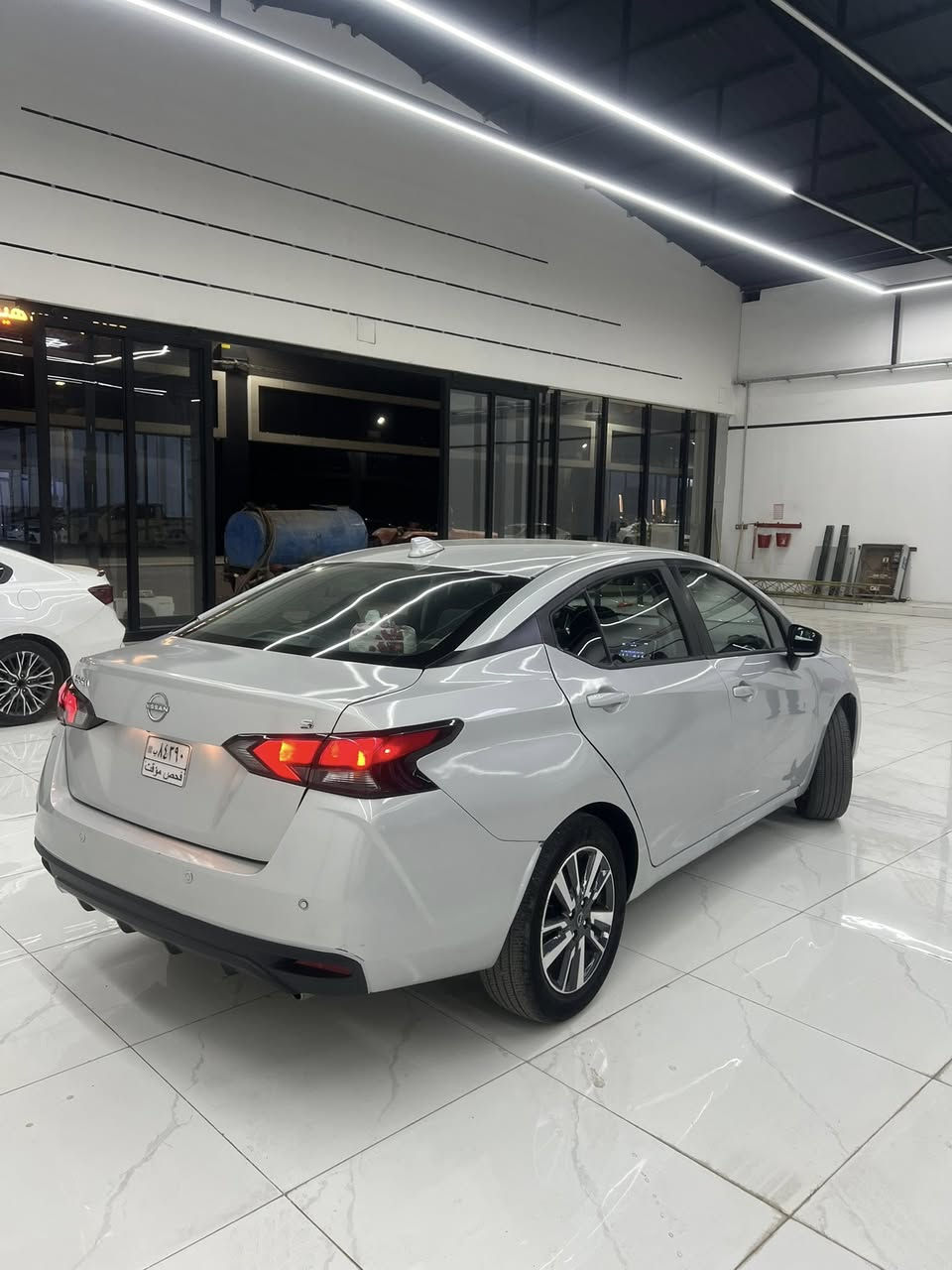 السلام عليكم 
نيسان فيرسا 2024v
السعر 106🔥
لون سلفر فول مواصفات 
بصمه رادار أمامي رادار جانبي 
شحن واير ليس
ويلكب 
حادث السياره بدون ايرباك 
بيها اربع قطع صبغ 
السياره منفيست باسمي تترقم جميع المحافظات 
ماشيه 14mi 
مكانها موصل 
للتواصل ***********
