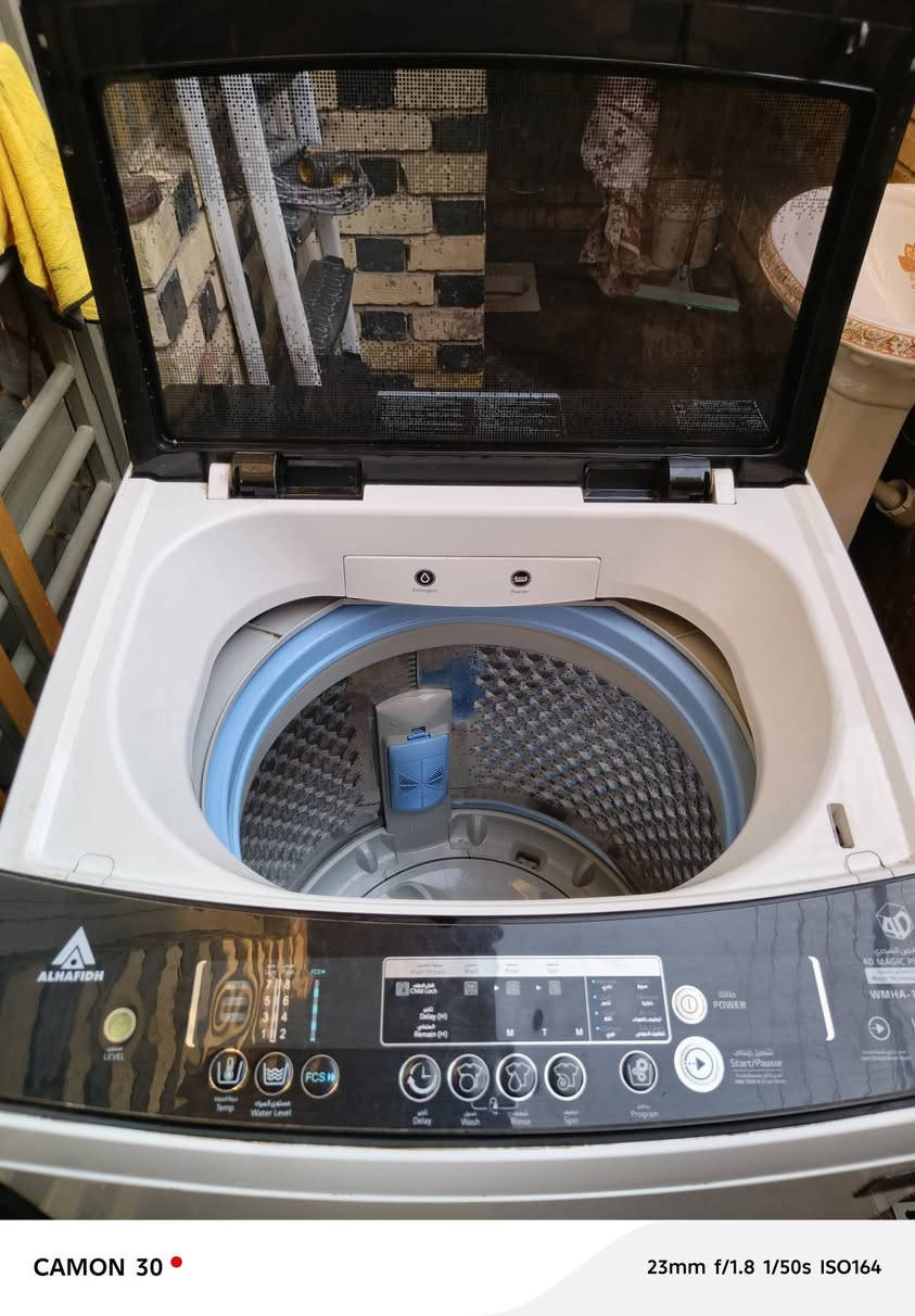 غساله اوتماتيك شركه الحافظ نظيفة شغاله على الفحص حجم 13 كيلو ضمان تشغيل مكان نجف حي المهندسين السعر ٢٠٠ وبيه مجال ***********
