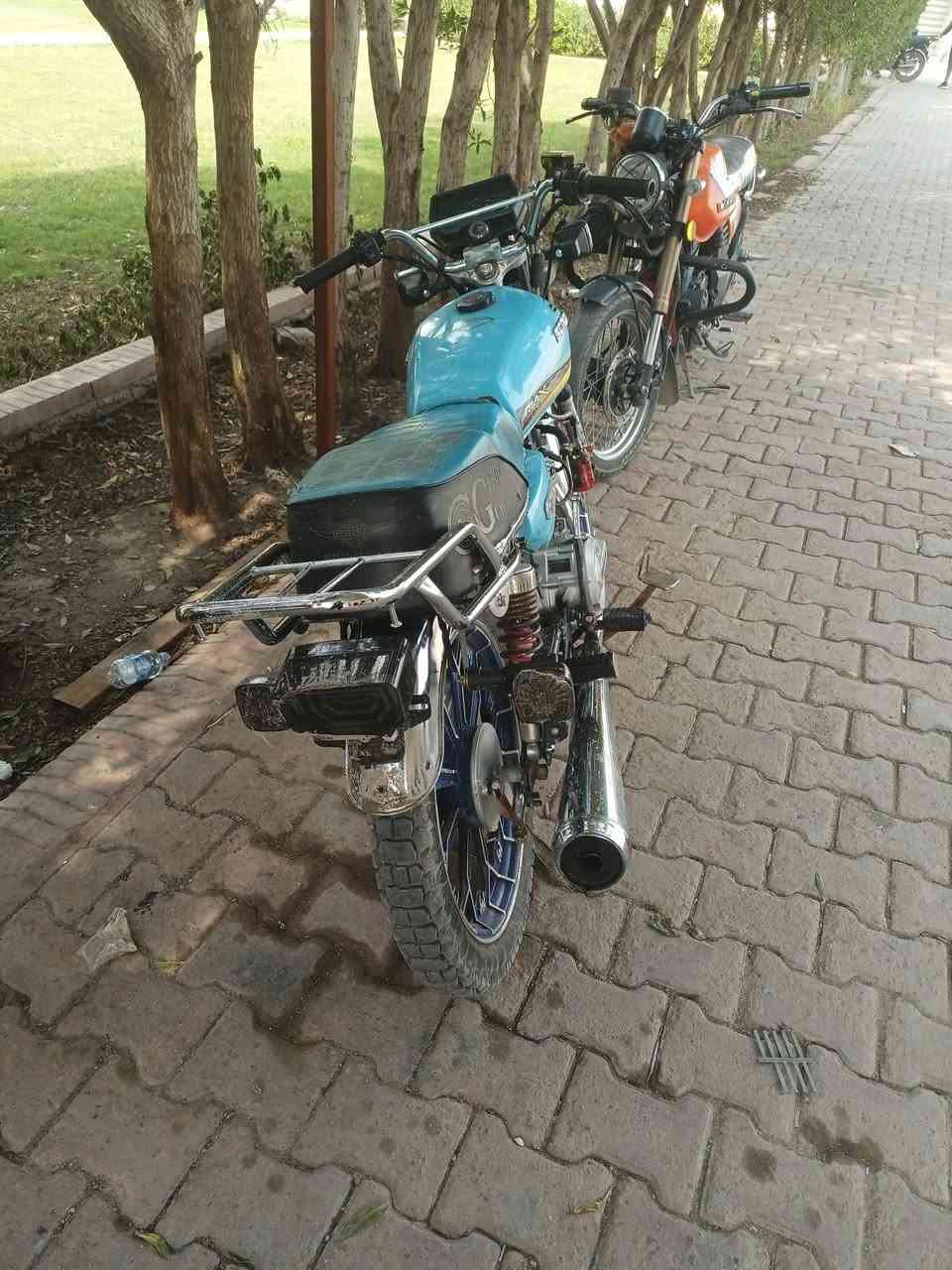 دراجه البيع موديل 2024 محرك 200 السعر 575 بيه مجال اوراق كمله دراجه كفاله عامه وتشغيل عن بعد  اتصال *********** متواجد وتساب وخاص فيس بكاني بعقوبه قرب مستشفئ العام
