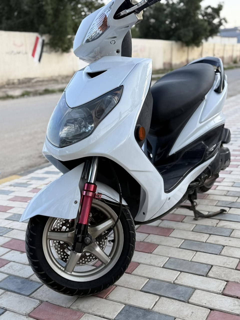 سلام عليكم للبيع سكنز فحل طلاعات(gold) مكينه بلاديه بيه تزويد خفيف صدر كرزي (ncy)..ويدات بريك .وقطره .وقبق فلاوين .لايت زنون اصل .مديل 2011  السعر مليون وبيه مجال ..***********. مكاني نجف كوفه
