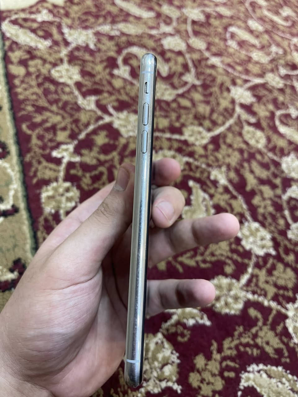 آيفون اكس ماكس مابي ولاشخطة كلشي ممبدل بي
بطارية ٧٥ 
ذاكرة ٦٤
السعر ١٧٥ ألف 
***********
