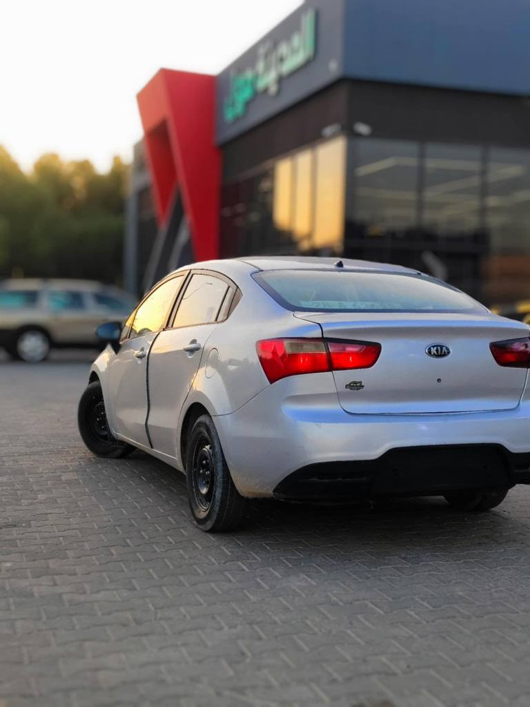 كيه ريو 2015 مصبوغه عام اثر جراد رقم انكليزي ل2030 كير ومحرك خير من الله اريد مراوس بسياره ارخص وهذا رقمي ***********
