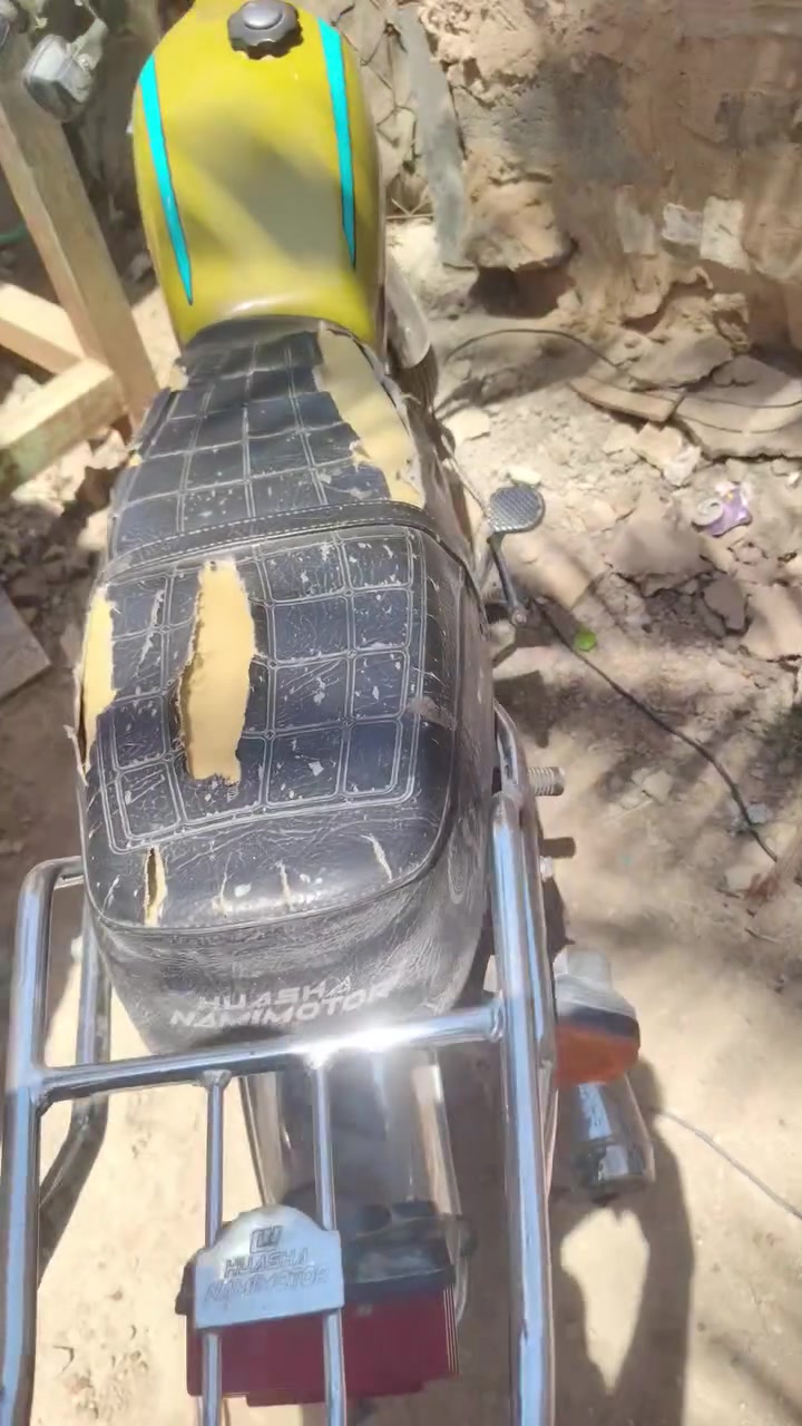 سلام عليكم دراجه اربعه كير كلك للبيع ستوهى مجفته ومبدل كلجات دراجه حلوه مثل ما موضح بل فديو كلك  سعرهى 250رقمي  *********** مجال قليل حسب المكان
