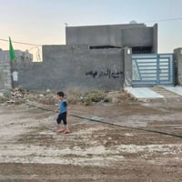 بيت مع بستان لبيع لستفسار التصال على الرقم 07817213143 الموقع حي الزهر...