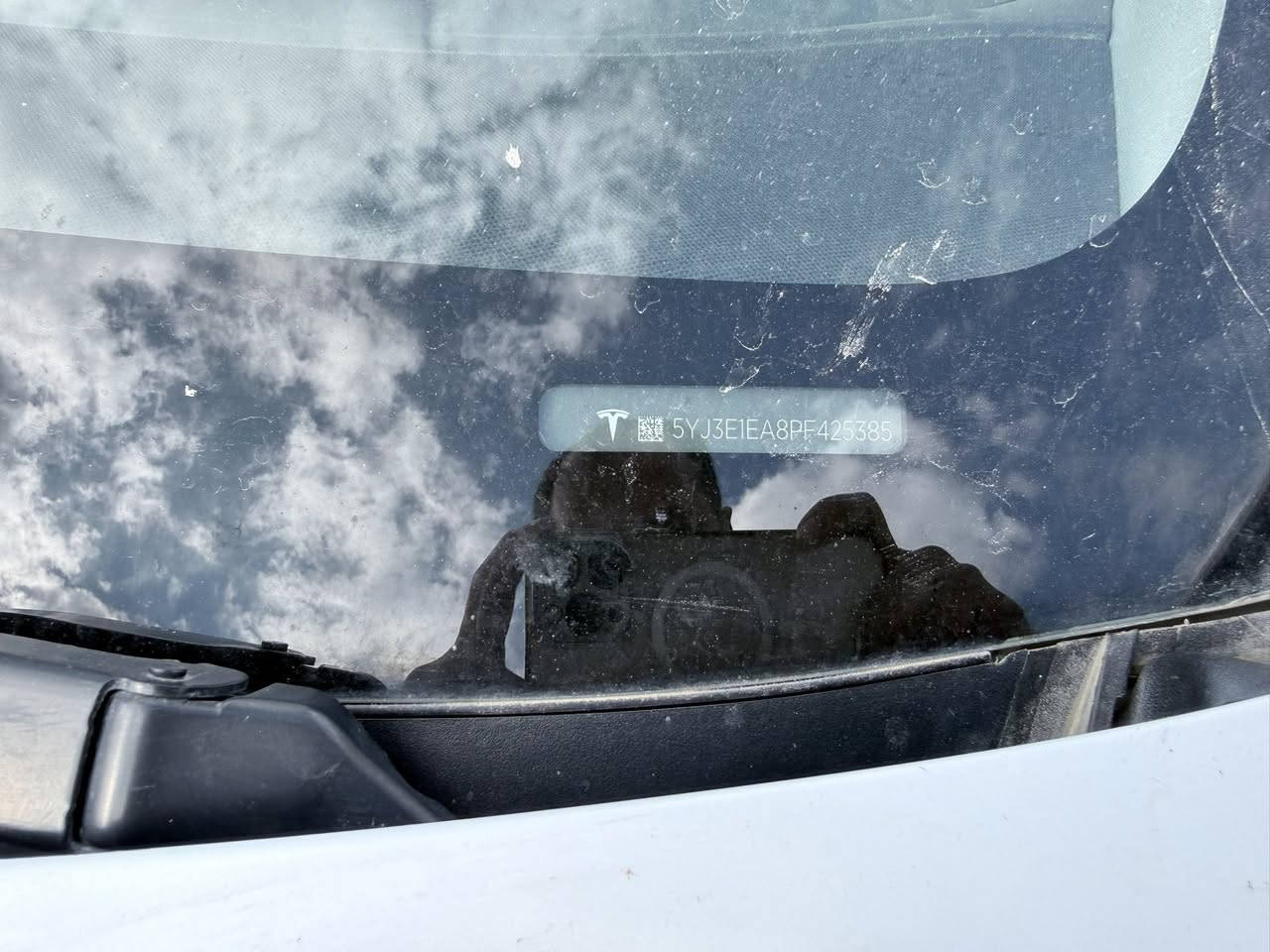 تسلا موديل 3 للبيع 2023
اللون ابيض والداخل كشنات جلد ابيض (ارغب لون )
ماشيه 43 الف ميل وقابل للزياده 
صور الحادث مرفقة
السياره كامله من كلشي ما بيها نقص 
اوف لاين
وياها شاحنتين الاولى للشحن الثابت والثانيه للشحن تتركب باي نقطة كهرباء 
مكان كربلاء 
السعر 150 وبيها مجال للشراي 
للتواصل ***********
