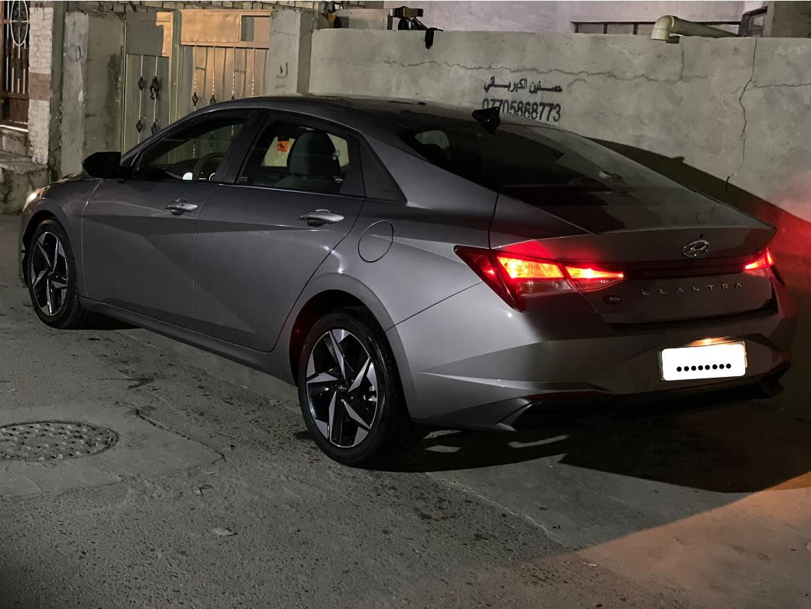 سلام عليكم 
النترا ٢٠٢٣. فول عدا الفتحة 
ماشية ٢٦ الف رقم بغداد تحويل مباشر سيارة بيها قطعه صبغ ايرباك شواصي ولغود مكفولات 
السعر ١٥٠$ وبيها مجال مكاني بغداد الشعب 
***********
