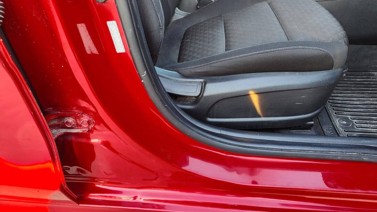 كيا ريو 2023 
رقم نينوى جديد الانكليزي تحويل شرط
ممشى 14 الف 
نص فول شاشة كامرة 
مثبت سرعة 
تحكمات دركة 
سيارة بيها بابين مبدلات اصلي نفس اللون 
موصل حي المثنى 
السعر 135 ومجال 
***********
***********
