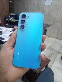 انفنكس هوت 60 برو ذاكرة 256 شاشه 144 هيرتز بصمه بشاشه وملحقات لزكه وكف...