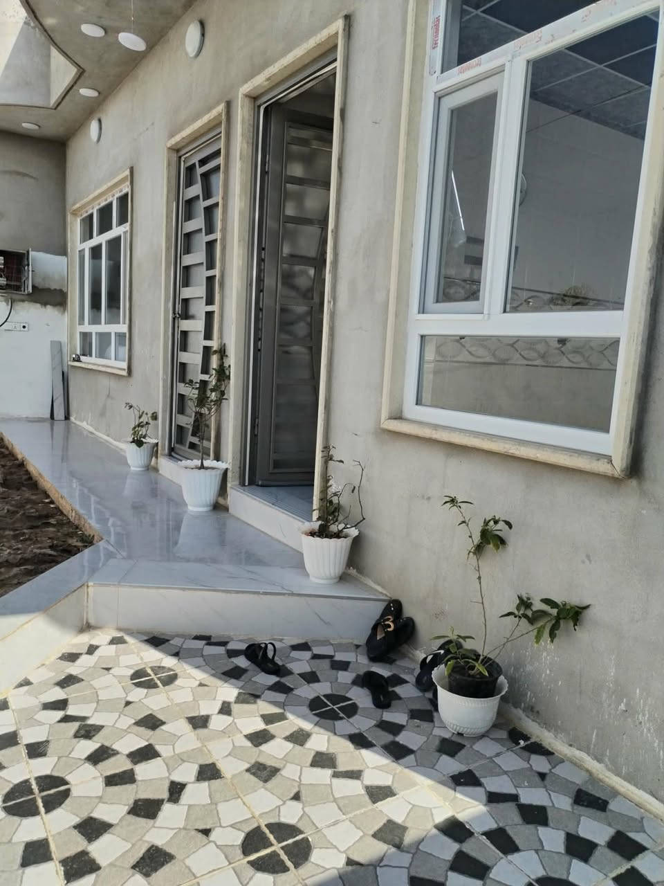 دار للبيع الكندي قرب جامع شاهين رجبو 
بل مسيجه 150م ركن وصل جميعه

طابق واحد
 غرفةنوم+استقبال+هولداخلي+مطبخ+ صيحات
بناء حديث السعر  90 مليون
للاستفسار اكثر مراجعة 
مكتب بر السلامة للعقار 
مدخل الكندي الثانيه الاتصال 
(***********)
نستقبل جميع عروض البيع و الشراء
