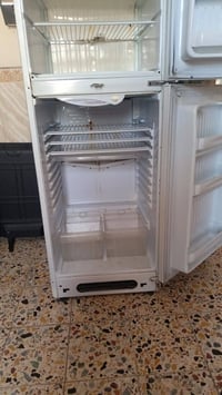 ثلاجه كبيرة • زنجار قليل • ماطور اصلي