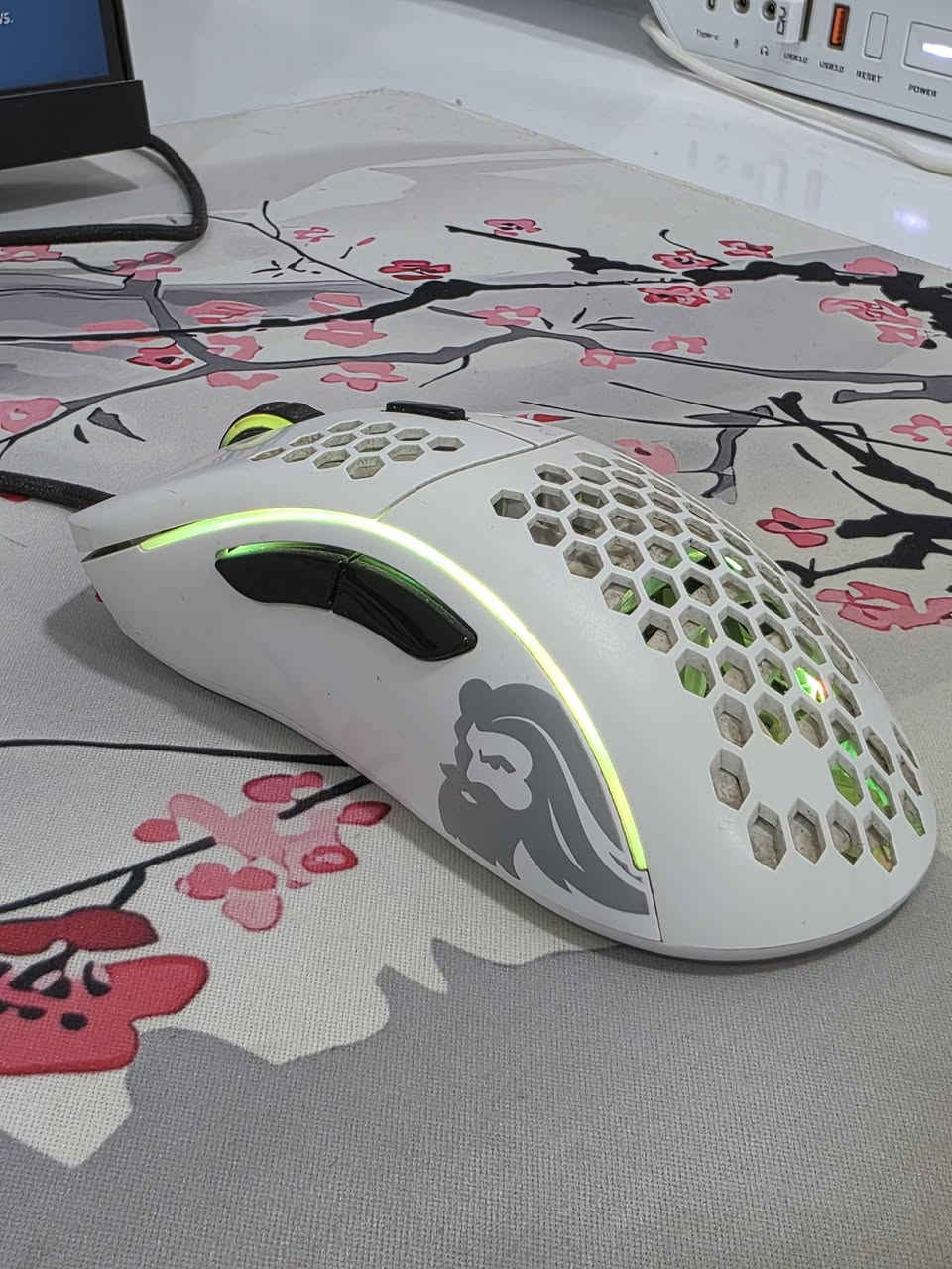 سلام عليكم
ماوس كلوريس موديل D ابيض rgb واير
باكيت موجود ستيكراته بعدهن بالجيس لوك نظيف شغال مابي اي مشكلة
سعر 40 توصيل متوفر كافة المحافظات 5 الف


**إذا كنت صاحب هذا الإعلان وتريد حذفه لأي سبب، رجاءا أرسل رسالة إلى الدعم الفني**