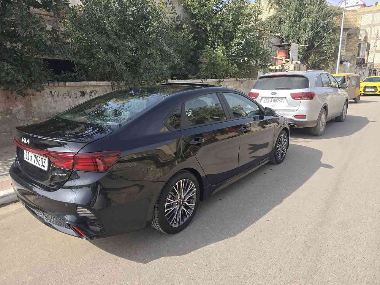 السلام عليكم
فورتي مديل 23 رقم بغداد حره بسمي 
سياره جاهزه للاخير فول مواصفات جيتي لاين 
160 $ وبها مجال
للاستفسار الاتصال ع ***********
حادث خلفي جدا بسيط
