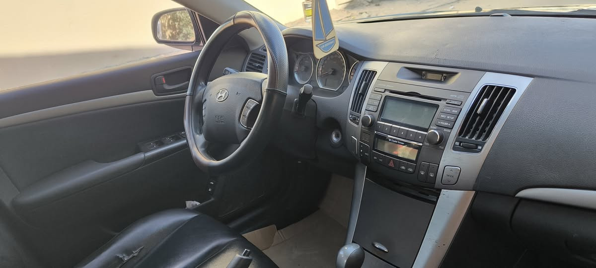 سلام عليكم 
#مكلف_بلنشر 
أدوات ادوات
للبيع أو مراوس حسب القناعة
سنوناتا2010
غاز أصل كصة جنطة السيارة جديدة كير مكينة تبريد تخم تاير 
متوم رقم اربيل 
العنوان البصرة 
السعر واتساب اتصال
اي ستفسار واتساب اتصال
رقم الموبايل ***********
