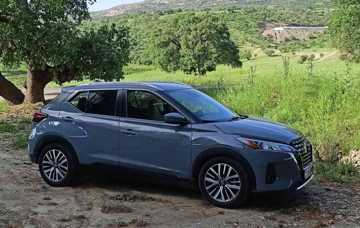 *تحية طيبة لجميع المتابعين *
للبيع نيسان كيكس. 
موديل 2021. 
مواصفات SV
محرك 1600 اربعة سلندر. 
اللون سمنتی. 

المواصفات SV
دخول ذكي. 
بصمة تشغيل وتشغيل عن بعد. 
رادار امامي و رادارات جوانب. 
حساسات خلفية وتوقف ذاتي. 
كاميرا خلفية وتحديد مسار. 
فول تحكم استيرن. 
نقطة عمياء. 
هاند بريك بصمة. 
ومواصفات اخرى كثيرة. 

سیارة رقم سلیمانیة. 
 
للاستفسار اكثر عن السيارة يرجى على الرقم ***********
