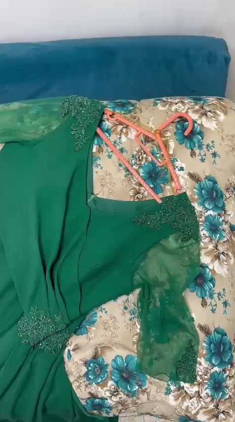 السلام عليكم
بنات فستتين للبيع تخبل باللبس واستعمال قليل مراين تقريبا نظيفات كلش والقماش درجه اولى الله شاهد 
الاخضر قياس ٤٦
٤٨
والرصاصي قياس ٤٠
٤٢
عندي خدمة توصيل 
مكاني 
بغداد
كراده خارج


**إذا كنت صاحب هذا الإعلان وتريد حذفه لأي سبب، رجاءا أرسل رسالة إلى الدعم الفني**