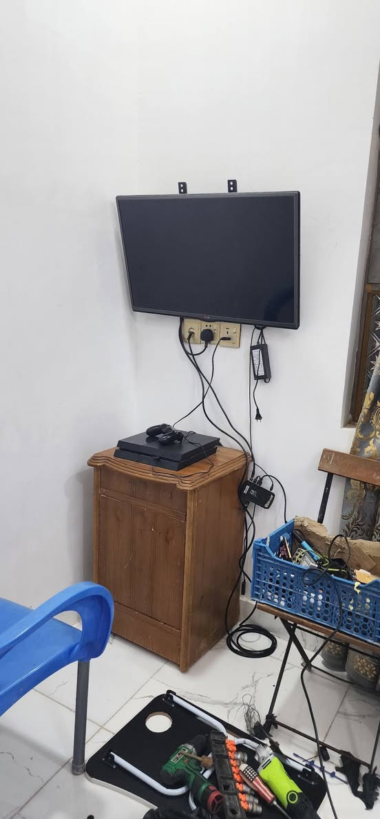 غرف خشاب لبيع  مناسبه وجبيره
يرادله ترتيب شويه استفسار اتصل ***********
