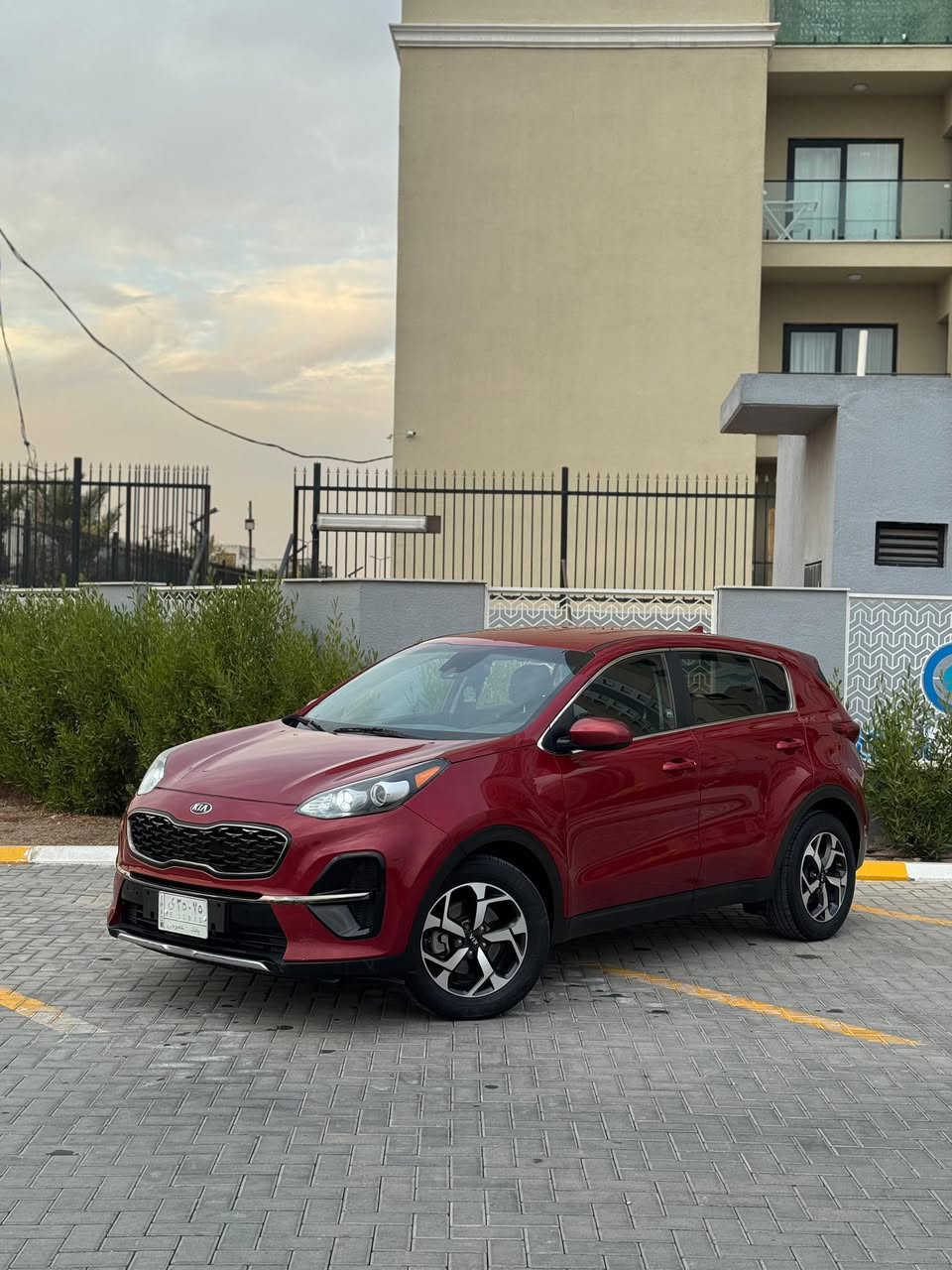 يا الله السلام عليكم
سبورتج 2021
رادار امامي
تحديد مسار
تحكمات 
3انضمه قياده
شاشه جبيره
وباقي المواصفات العاديه
حادث السياره بنيد فقط بدون دواخل مكينه كير كفاله
السياره كلش جديده وبالحقيقه احلى من الصور
السعر 166وبيه مجال كلش قليل حك الجيه
بغداد حي الجهاد
***********
