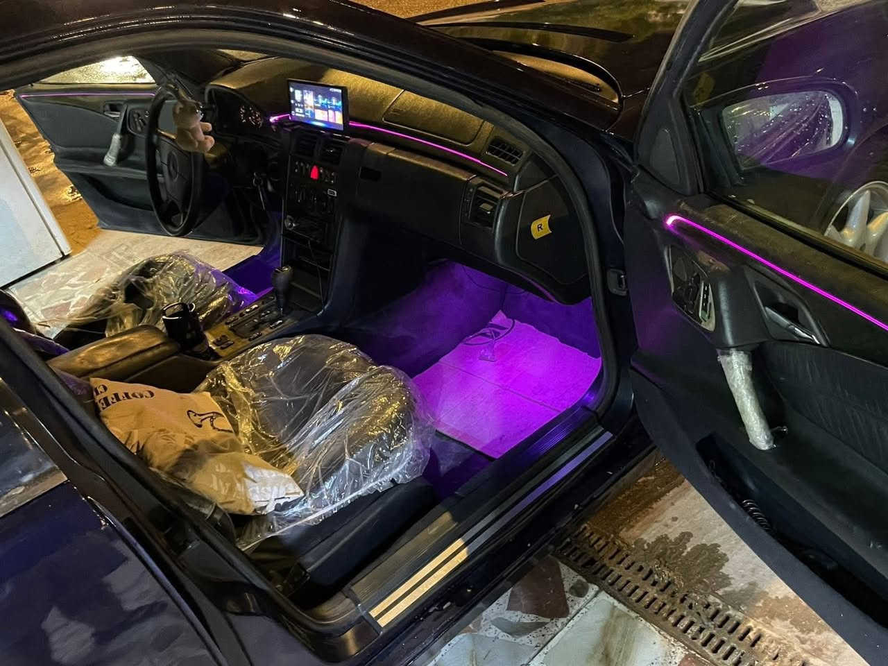 السلام عليكم للبيع مرسيدسw210 موديل 97 محرك V مكينه كير حداديه تبريد كامله مكمله غرفه جلد برده كهرباء لد 64 لون متغير مري كهرباء كشنات كهرباء صبغ عام بدون حادث رقم بغداد الماني  سنويه 29 مداور مباشر سعر 90 ومجاله بسيط مكانه بابل تفاصيل اكثر ***********
