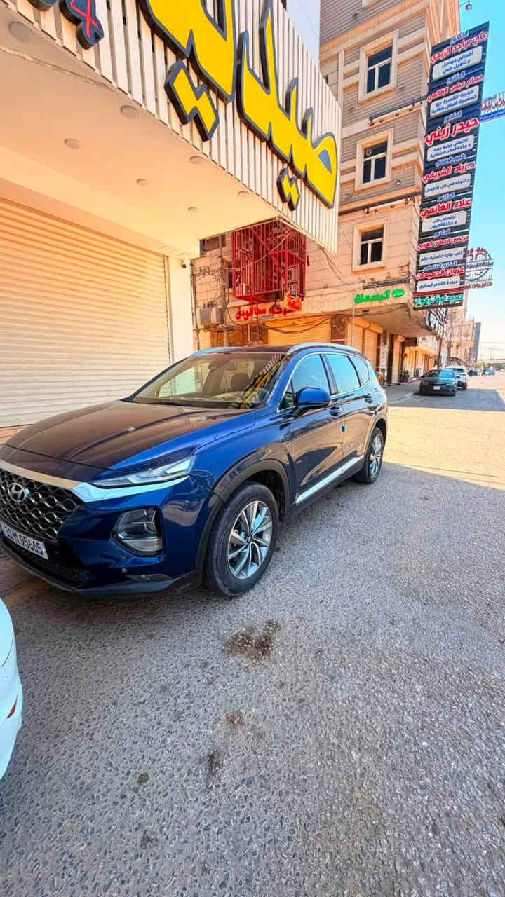 السلام عليكم 
سنتافي ٢٠٢٠ سيارة وارد اميريكي حادثاها باب خلفي وجاملغ خلفي السيارة ماشية سبعين الف محرك وگير وحداديه كفاله للاستفسار ‭

‭***********‬
