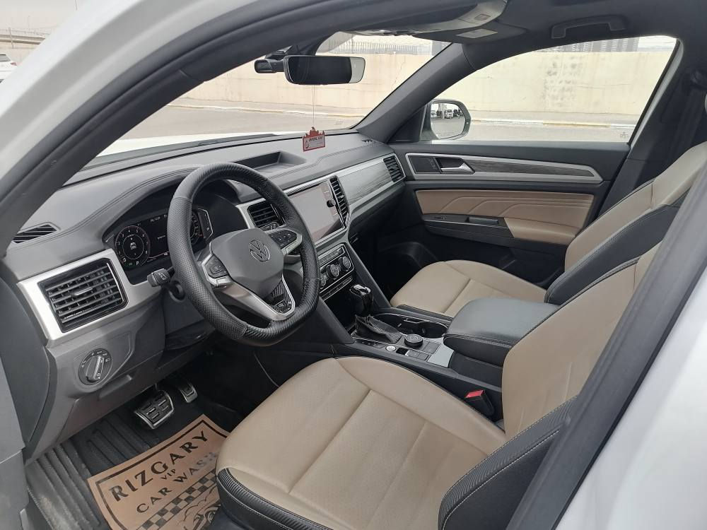 فولگس واگن ئه تله س كرووس مؤديل 22 V6 Se فوول مواصفات أمريكي 41 هه زار مايل رؤشتوه ته نها دوو بست بؤ ياغي هه يه له جانتاي دواوه هيج ئيرباگه كى نه ته قيوه به شه رت هيج مه سره فى تيدا نى يه بؤ به يوه ندى *********** واتساب أربيل, العراق
