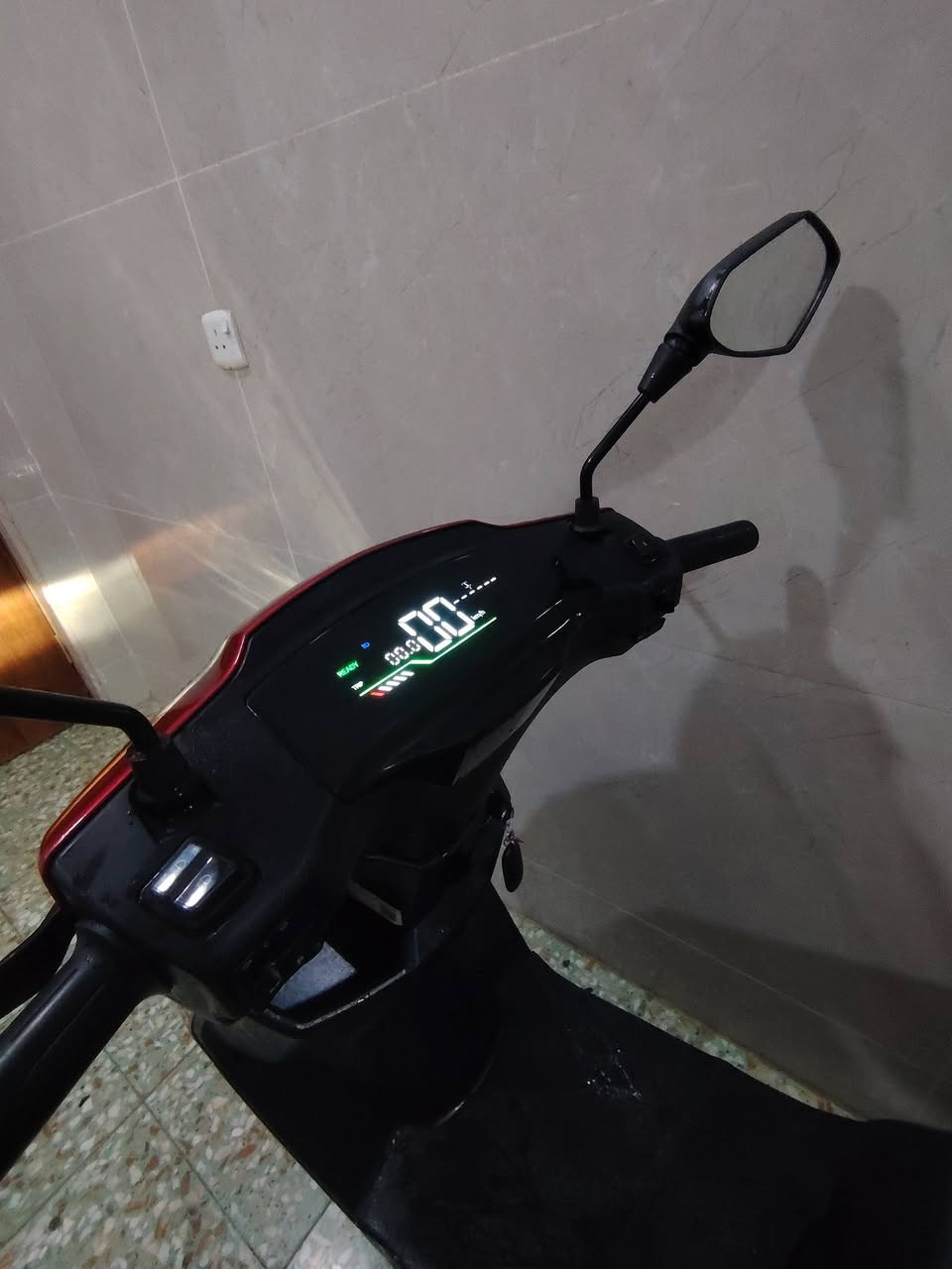 دراجه سكنس من شركه ياده. استخدم شهر
6 بطاريات كرافين
تشغل بصمه + نطام R.
استان كهربائي
سرعه 85..
السعر 700.
مكاني ابو غريب الزيتون
***********
