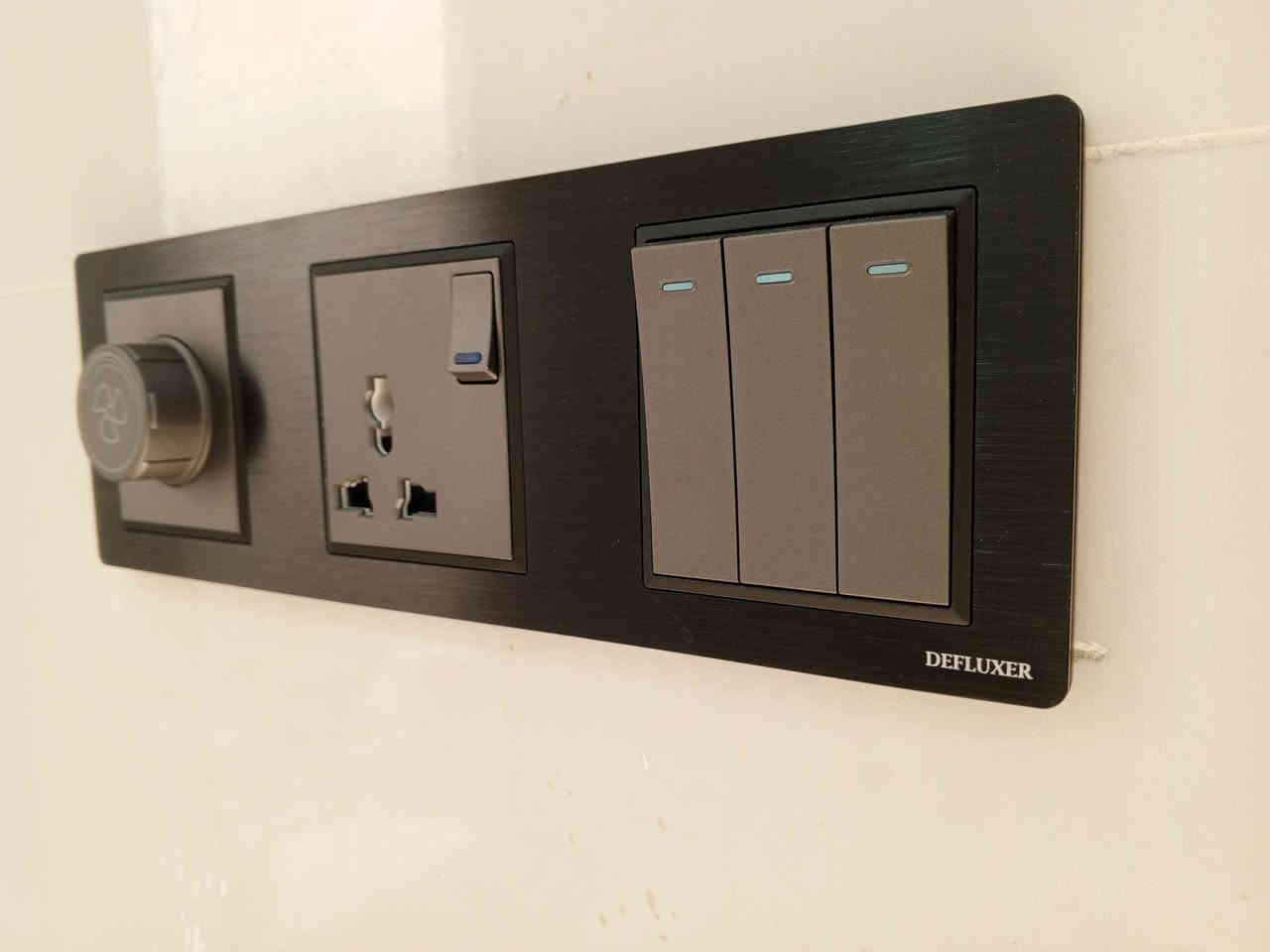 الله مصلي على محمد واله وصحبه وسلم 
الحمدلله تم اكمال بيت الاخ حيدر في شفته للكهربائيات بالتوفيق للجميع 
ابو رعد الكهربائي ***********
