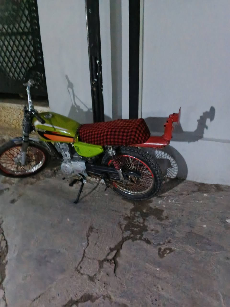 ماطورخمس تسعات بارت عيتاني نظيف للبيع السعر 225الف وبي مجال الاتصال على الارقام ***********/***********
