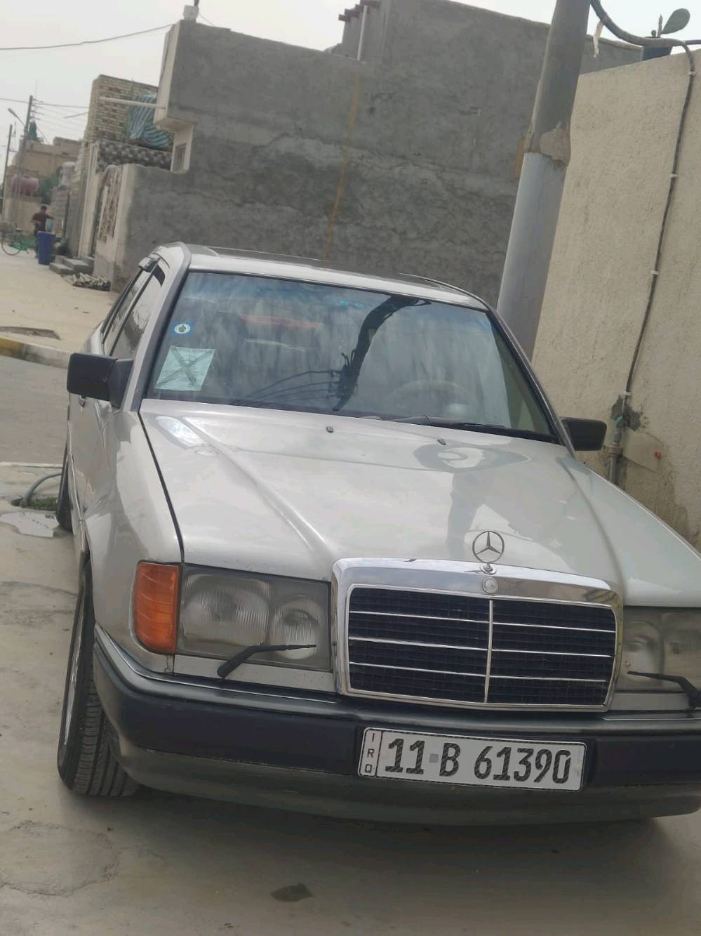 سيارة مارسدس دب طيارين شرط قواعد سليمه
عنوان ذي قار قضاء الغراف 

***********
