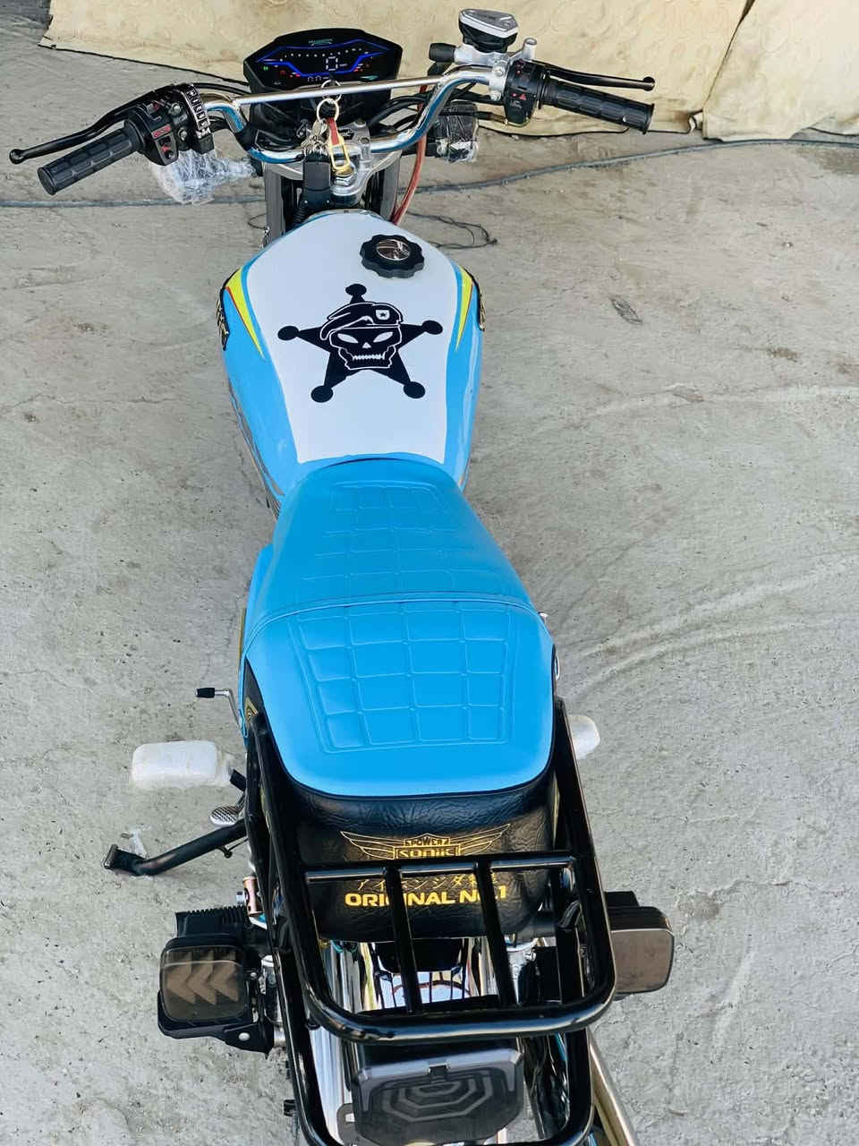 سلام عليكم 👋🏻
دراجه🚴‍♀️ للبيع 🔵
سونك
تايكر 2️⃣0️⃣2️⃣5️⃣
دراجه مكفوله كفاله عامه محرك برغي ما مفتوح بيه شرط بيه شلعه تاكل لكاع دراجه مال جناي اوراق اصولي  📌مكان قريب عل مطار لصويره  💲السعر 750 وبيه مجال استفسار الاتصال على الرقم التالي 📞*********** ولمو شراي ليضل يحجي بكيفه
