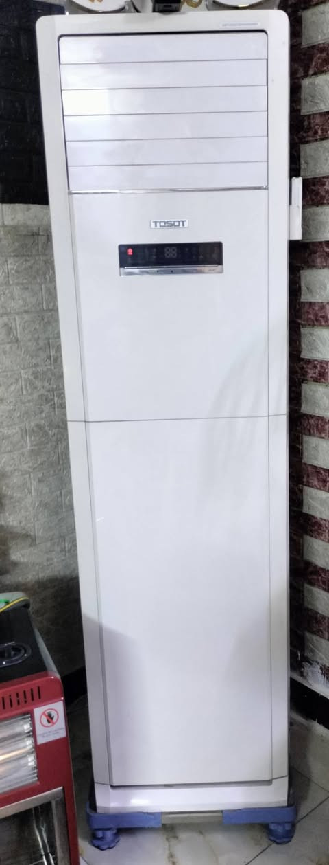 سبلت كنتوري طنين وثلث نوع توسوت الأصلي نظيف جدا تدفئة تبريد ..السعر 750 ألف للبيع للجناي فقط ..*********** شارع فلسطين
