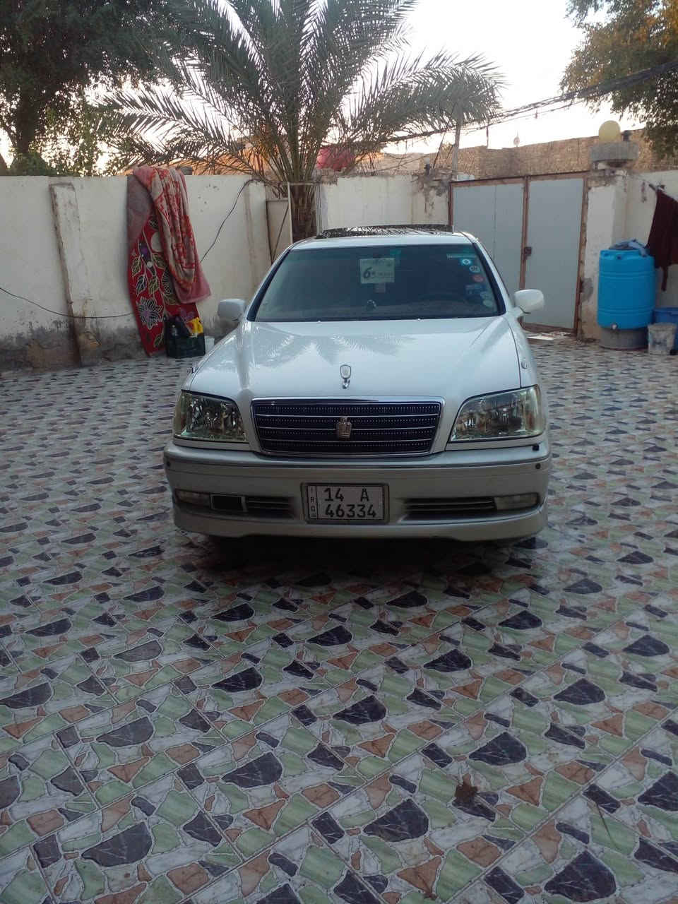 السلام عليكم ورحمة الله وبركاته ملكه فول مواصفات واحد ع واحد بسمي قرار 48رقم بصره مشروع وطني فتحه جلد تلفزيونين كامره دواره برده خلفيه موديل  20001كرستال اصل جاهزه من كلشي مكان النجف الكوفه السعر 165وبيه مجال بيع اومراوس رقم الهاتف ***********
