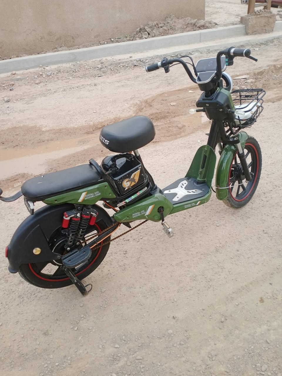 شحن للبيع// ملف 1000w
4 بطاريات
٣ انظمة تشغيل 
السعر ٣٥٠
***********
ديالى الخالص
