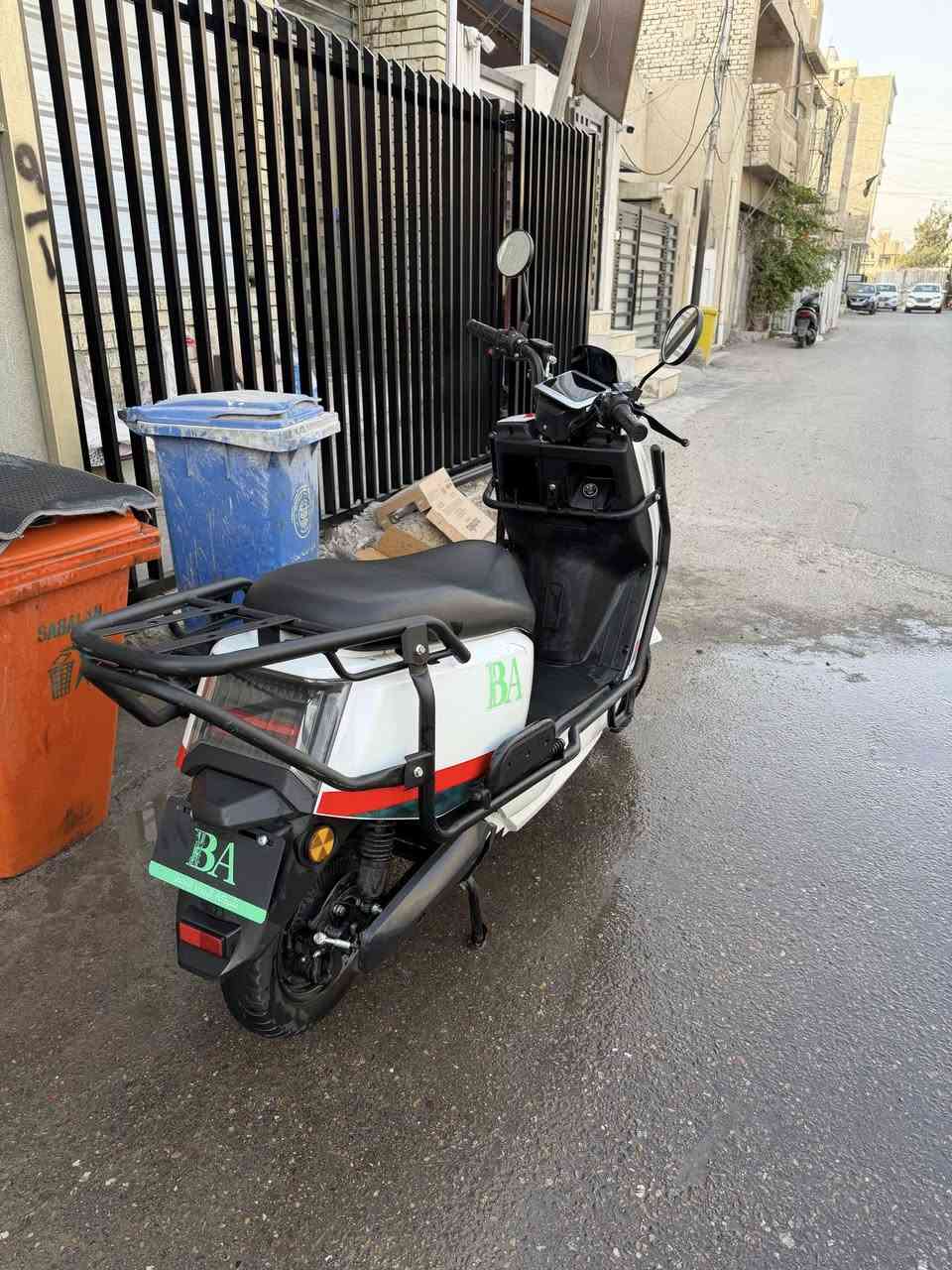 السلام عليكم دراجه شحن BA دراجه راقيه 6 بطاريات ملف 1500 الشحنه تمشيك 60 كيلو بعدها جديده صار شهر من ماخذها بيها ملاحضات بسيطه بالكڤر 3 سرعات ونضام بك وكاشف اعطال حوض كبير بيها درع بلادي السعر 700 بيها مجال بسيط حك الجيه العنوان بغداد حي القاهره ***********
