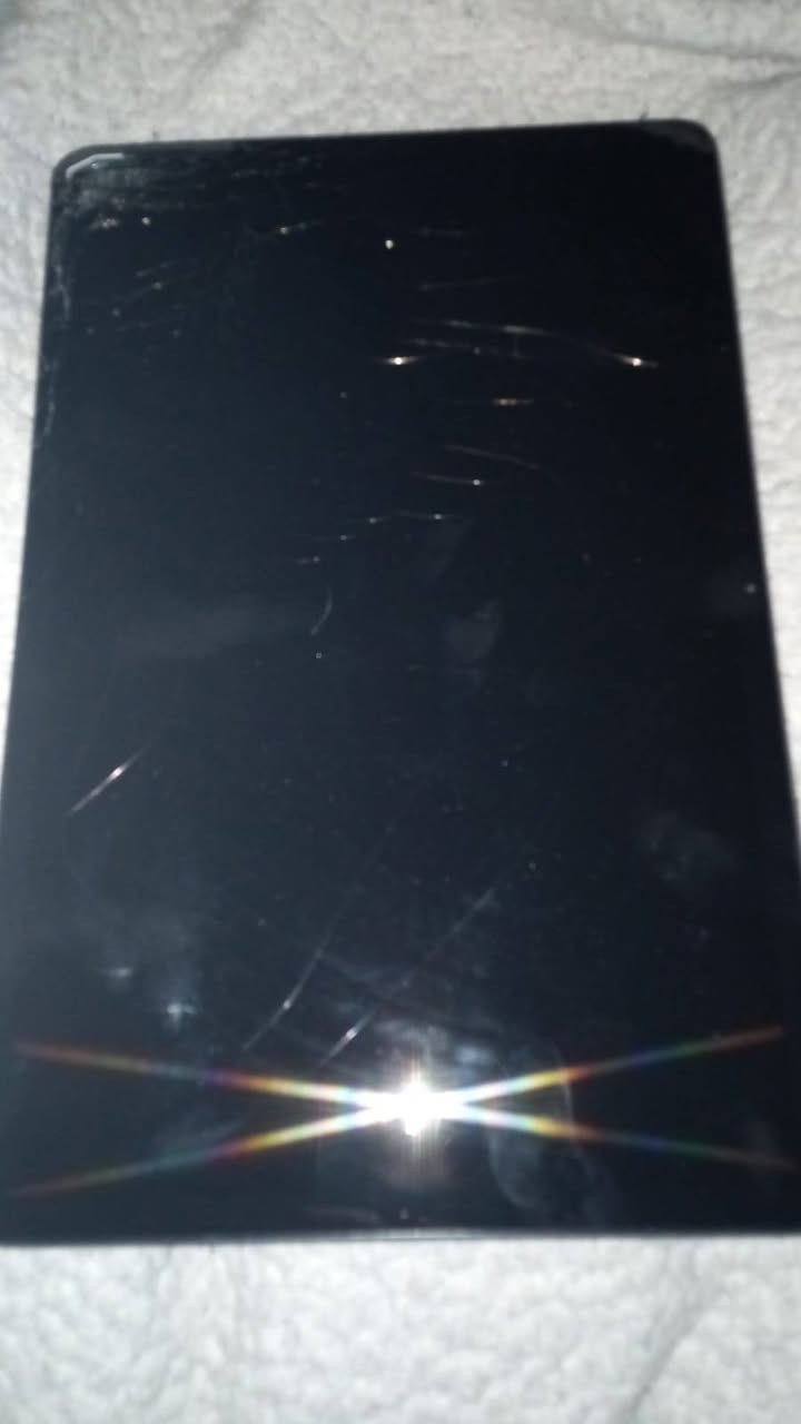 شلونكم يأبه ايباد بوكو ذاكره ٢٥٦ جاهز صار أقل الشهر من اشتريته نكسرت شاشته وشديتله وحده مال تفصيخ يعني اصليه معالجه قوي سماعات فوك وجوه ستريو السعر 325 وبي مجال *********** بي وتساب متواجد فيس كارتون وغراضه كامله
