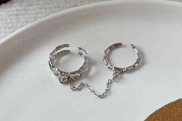 كل شي متوفر ع الف ونص ويتوفر توصيل داخل بسمايه الف فقط
للتواصل *********** واتساب
