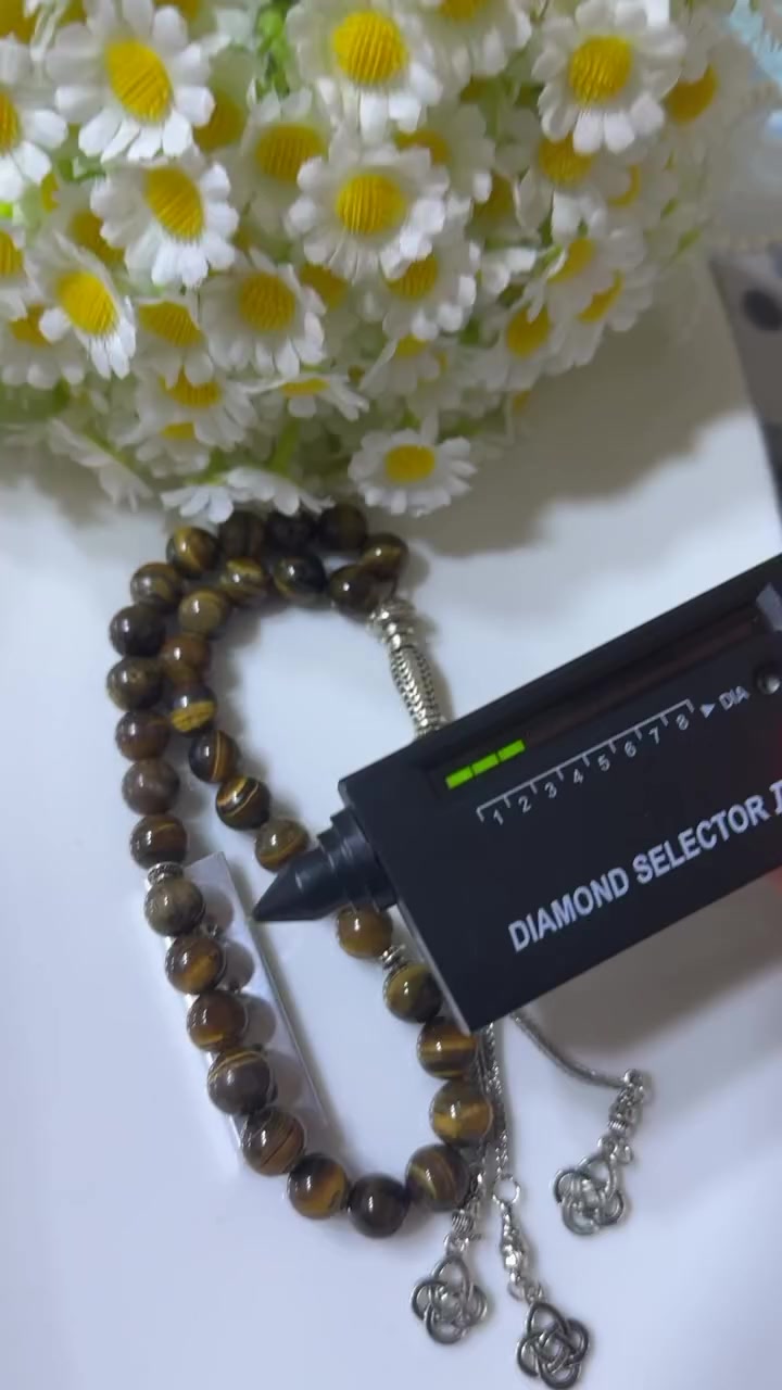 مسبحه حجر عين النمر (التايكر)  اهم فوائده
1. زيادة الثقة بالنفس

ي أنه يساعد على تقوية الشخصية ويخلي الشخص أكثر جرأة باتخاذ القرارات.

2. الحماية من الطاقة السلبية

3. جلب الحظ والرزق

4. تقوية التركيز

يساعد على صفاء الذهن والتفكير الواضح، خصوصاً للطلاب أو وقت القرارات المهمة.

5. توازن المشاعر

يهدّي القلق والتوتر ويعطي شعور بالاستقرار الداخلي.

6. دعم الشجاعة

السعر//30 الف 🔥🔥والتوصيل مجاني لكل محافظات العراق


**إذا كنت صاحب هذا الإعلان وتريد حذفه لأي سبب، رجاءا أرسل رسالة إلى الدعم الفني**