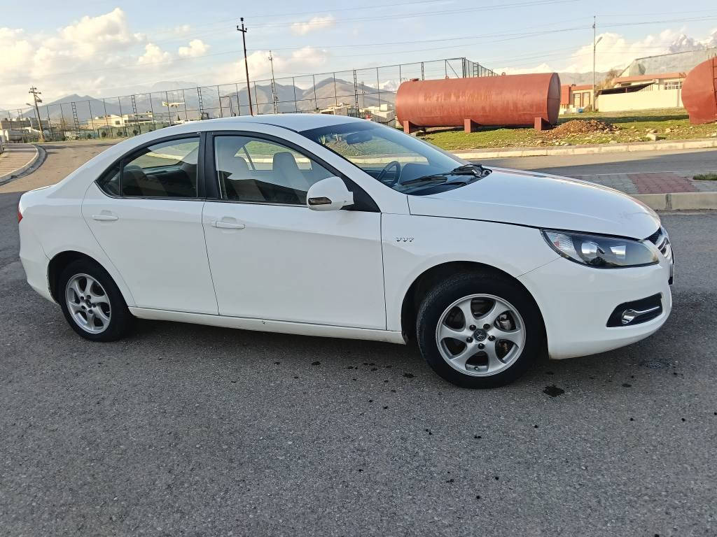 جاک مودێڵ 2012  مەکینە زنجیر سەیارەکی توندڵ تۆڵ خاوێنە گێرو ماکینە بەشەرت  نەکراواتەوا سێ پارچەی بۆیاخە پشتی کەپسە پێشی لای سەکن شتێکی زۆر کەمی پێوایە  سەنەوی نوێیە تا مانگی 2/2027
ژ. *********** السليمانية, العراق
