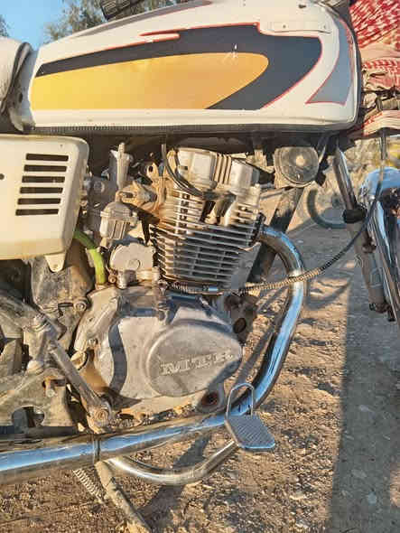 ماطور للبيع سيفان شرط شغال بس يعوزو دشبول السعر 150وبي مجال التواصل على هاذا الرقم ***********
