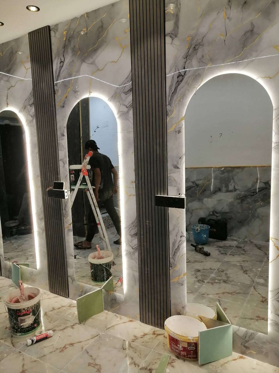 صبغ وديكورات وسقوف ثانوية واجهات فوم تقطيع بديل الخشب بديل الرخام الاتصال على الرقم ***********
*********** واتساب
