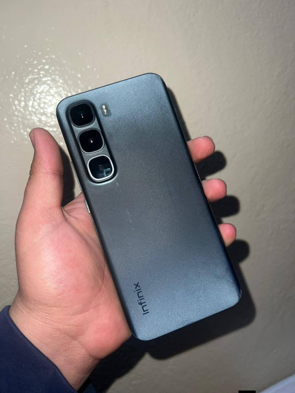 انفنكس هوت 60برو+
ذاكره 256
بوبجي 90 فريم 
للبيع او مراوس 
ملحقات شاحنه الاصليه 
السعر 200 وبيه مجال قليل كلش 
***********
