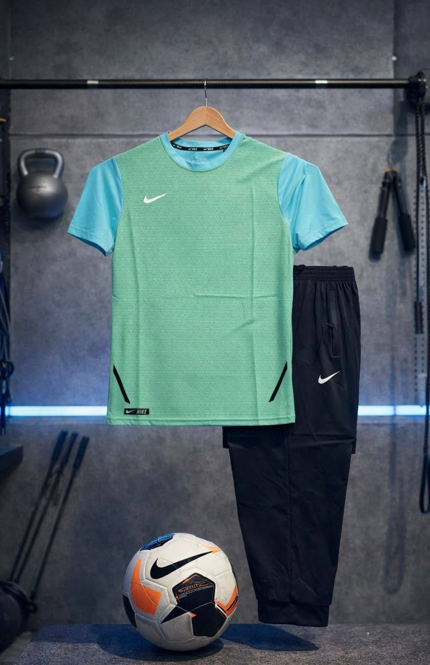 🔹#تراك____وتربروف____اصلي____فول____ليگرا💯

▪#القياسات_____M_____L_____XL_____2XL✨ 

🔸#العنوان__النجف_حي_الزهراء_قرب_مطعم_ثابت 
     *********** واتساب 📲 #تجهيزات_رياضيه

🔺#يوجد_توصيل_الى_جميع_اماكن_النجف_والمحافظات

          👑 تجهيزات قمر النجف الرياضية 👑
