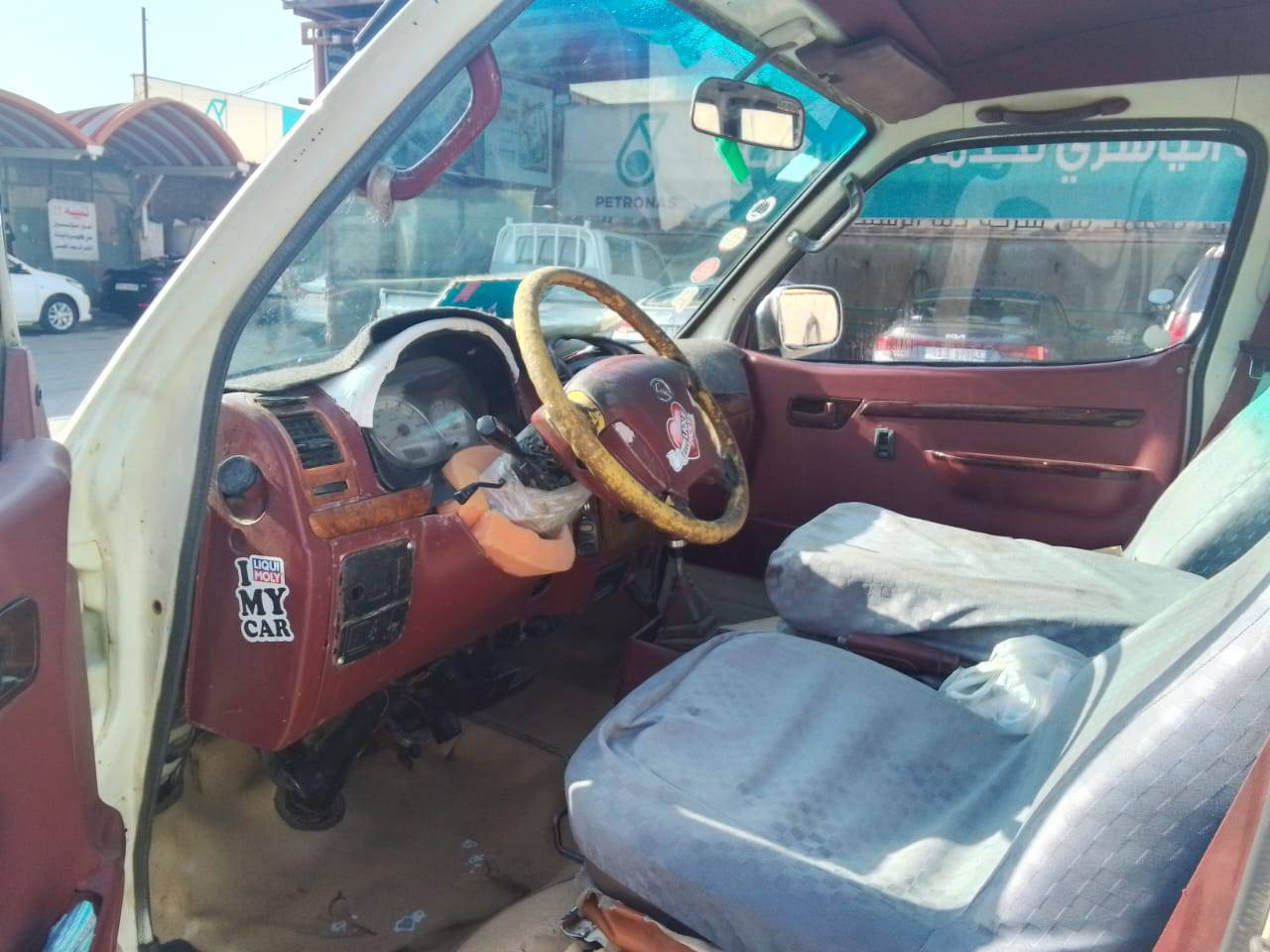 فتون للبيع او مراوس حسب لتفاق سياره مديل ١٥جاهزه حلوه كبل لشارع  العنوان الصرة الجزيره مكلف بلنشرالسعر٥٠ رقم راعيهة***********
