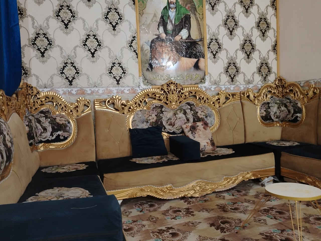 لبيع ٨٠٠ ربي مجال لعنوان كربلاء حي الغدير راقم ***********
