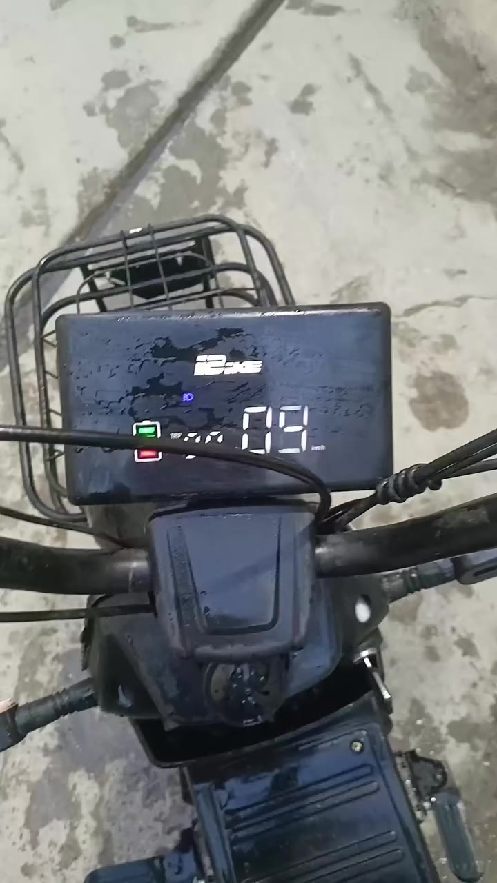 ماطور شحن للبيع كامل وياه شاحنتو الاصليه كلو شغال السعر(150)وبي مجال العنوان القديمه***********
