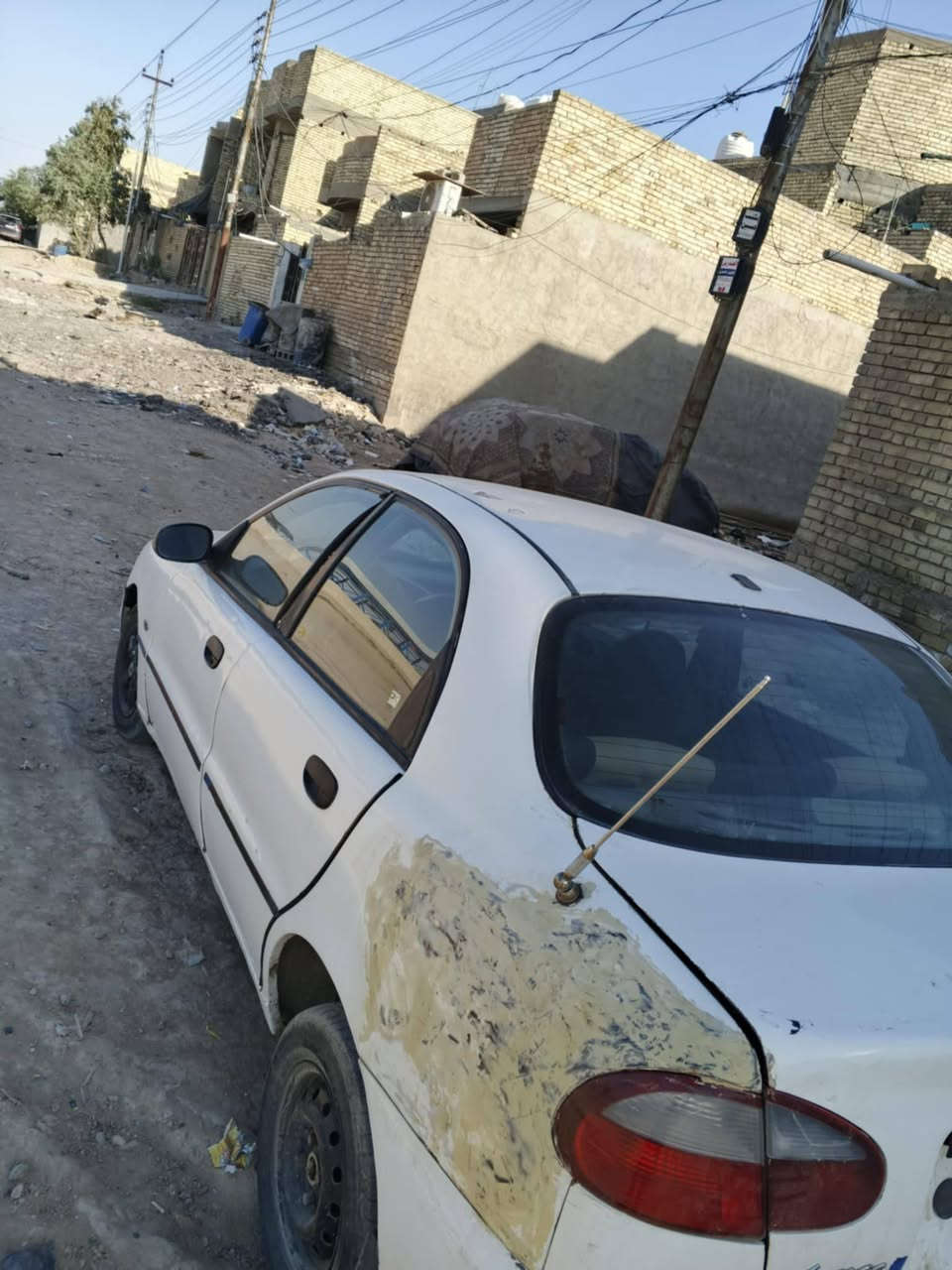 سلام عليكم دايو لانوس موديل ٩٧ 
رقم ديالى 
طرف ثاني
مكاتبه نسويلك ثاني يوم 
سياره مكفوله كير محرك وكهرباءيات 
 ملاحضات السياره 
 قفل الصندوق فقط مكاني بغداد حي لبتول سعر ٢٢ وبيه مجال الشراي تصل وتدلل ***********
