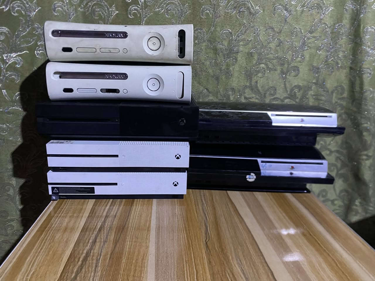 سلام عليكم 
اجهزه فحم للبيع ابيع شلعه مو مفرد ما ابيع مفرد ابيعهن كلهن 
العدد 7 اجهزه 
2 اكس بوكس 360 
2 اكس بوكس وان اس 
1 اكس بوكس وان فات 
2 بلي 3 فات 
سعرهن كلهن ب 150 الف و بيهن مجال للشراي


**إذا كنت صاحب هذا الإعلان وتريد حذفه لأي سبب، رجاءا أرسل رسالة إلى الدعم الفني**