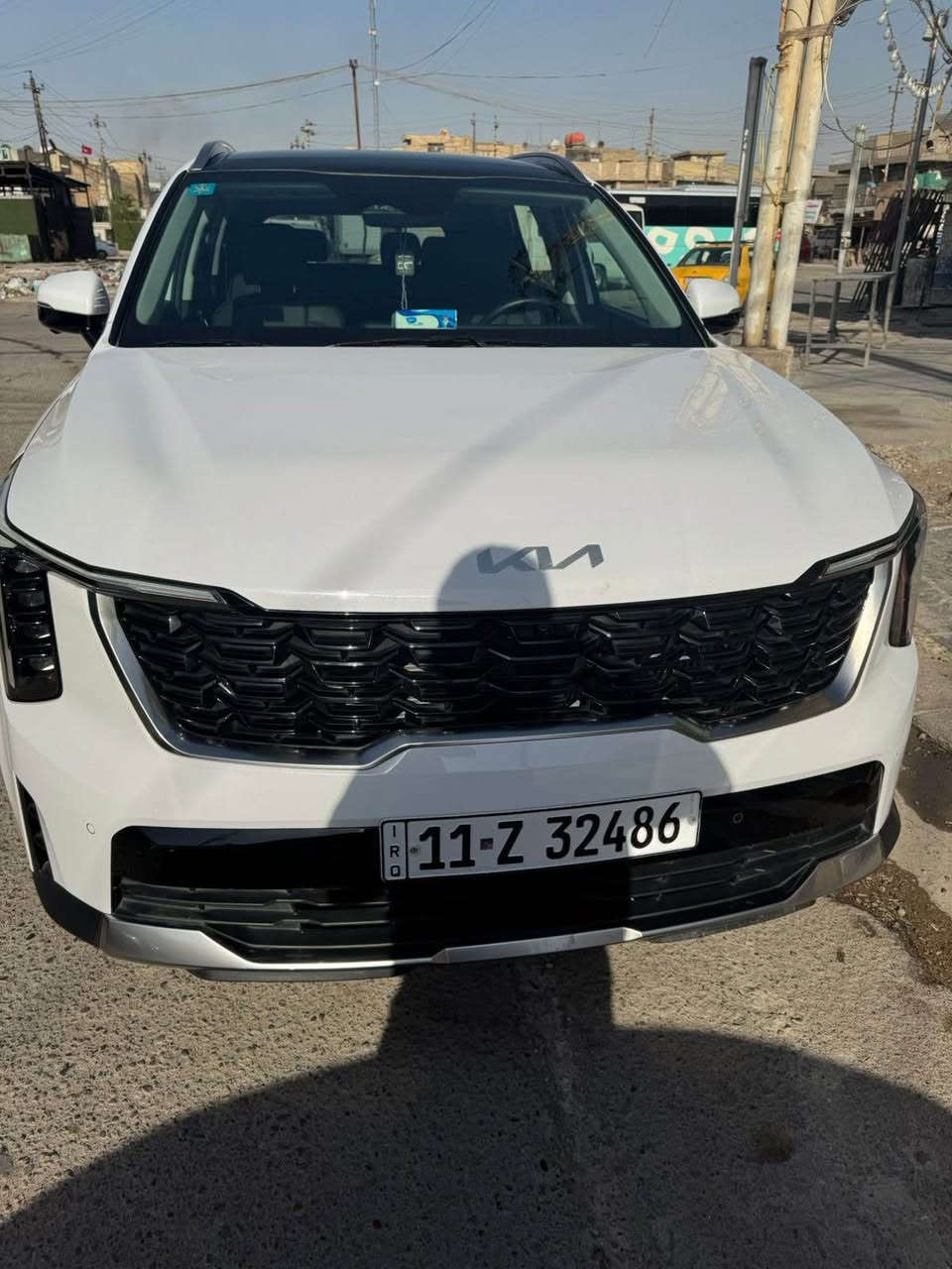 كيا سورنتو برستيج 2024 فووول مواصفات
مرقم بغداد بأسمي دولي 
ماشيه 4000 قابلة للزيادة
حادث جاملغ امامي وربع باب السائق فقط 
بدون ايرباك بدون شواصي 
لون ابيض
بانوراما 
محرك 2500 تيربو 
ويل دعايه 20 
مري شفط 
رادار امامي عدد 3
رادار جانبي 
كامرات 360درجه 
كامره امامي جانبي 
تدفئه وتبريد كشنات 
لد خلفي 
حساسات اماميه وخلفيه 
صندوك كهرباء 
تشغيل عن بعد 
شاشه دجيتال متصله 
لايت زينون اربع عدسات 
لد نهاري برتقالي 
كشنات جلد 
كشنات كهرباء منفصل سياحي 
7راكب 
اوتو هولد. 
هاند بريك بصمه 
ماوس اربع انظمه قياده 
دمام 
شاحن تلفون لا سلكي 
وبعد بيها هواي مواصفات مذاكرهن
للاستفسار واتساب ***********
رقم الشاصي 5xyrk43f7rg268532
مكان السياره بغداد حي الامين بغداد, العراق
