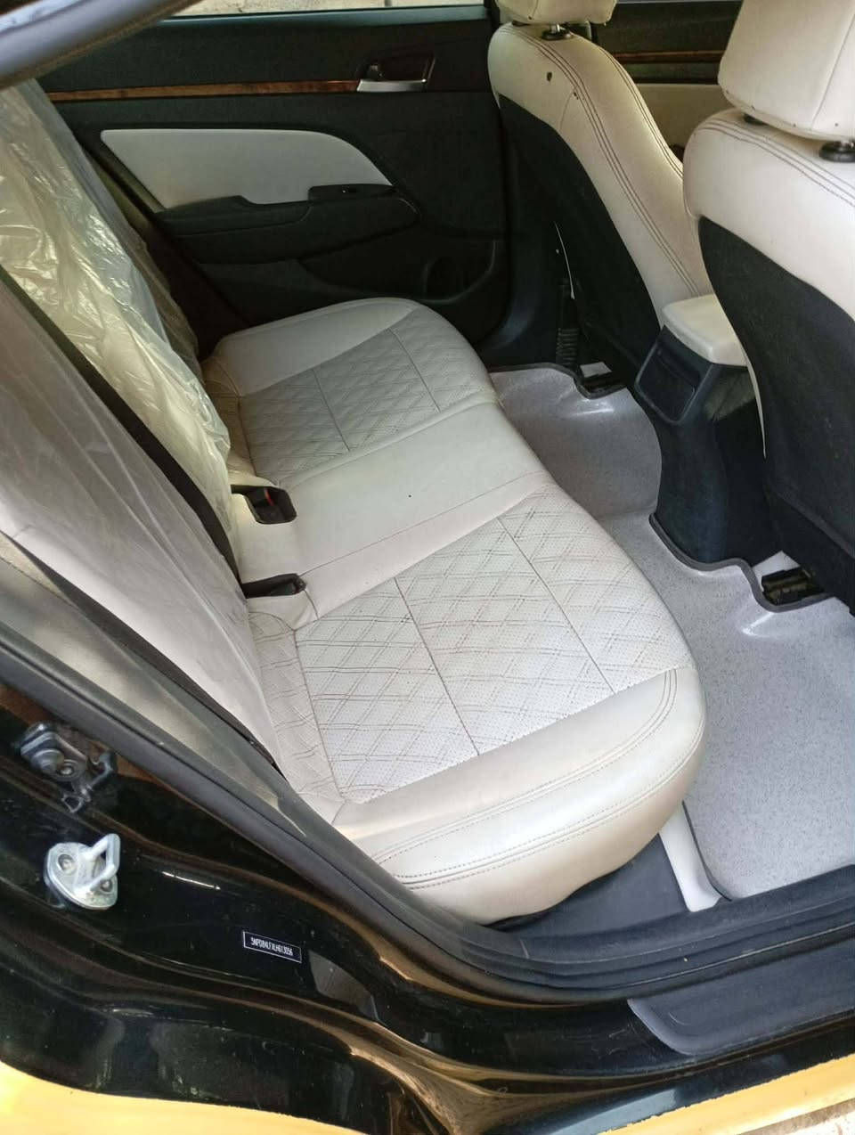 السلام عليكم 
للبيع  النتره 2020 امريكي  
 رقم بغداد نكليزي  بأسمي تحويل مباشر 
مواصفات/ فول 1/1
محرك 2000 دوش 
كير AT المرغوب 
بصمه تشغيل + بصمه أبواب+ بصمه جنطه 
شاشه جبيره
فتحه 
كشنات جلد 
السياره جديده   
السياره جاهزه السونار مرفق   
السعر 147اوبيه مجال 
العنوان /كربلاء طويريج
الأستفسار ***********
