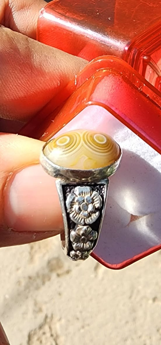 سليماني عينين قديم قياس ٢٠ صياغه يدوية ثقيله ٥٠ الف بغداد الزعفرانيه


**إذا كنت صاحب هذا الإعلان وتريد حذفه لأي سبب، رجاءا أرسل رسالة إلى الدعم الفني**